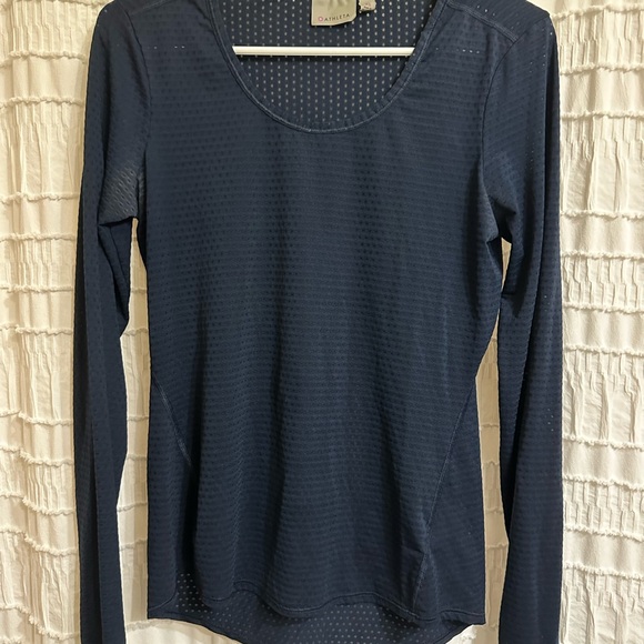 Athleta Tops - Athleta light long sleeve top